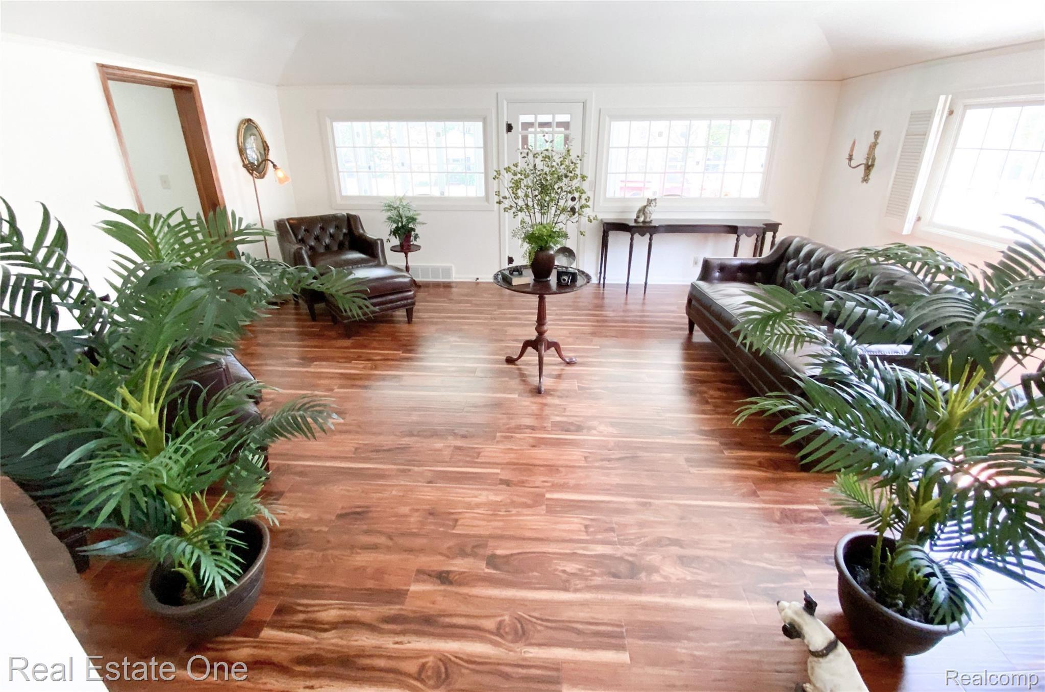 129 North Holcomb Road Clarkston, MI 48346 - Photo 19 of 33 18.jpg