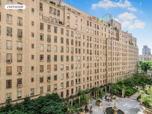 $725,000 | 333 West 56th Street, Unit 6C | Hell's Kitchen