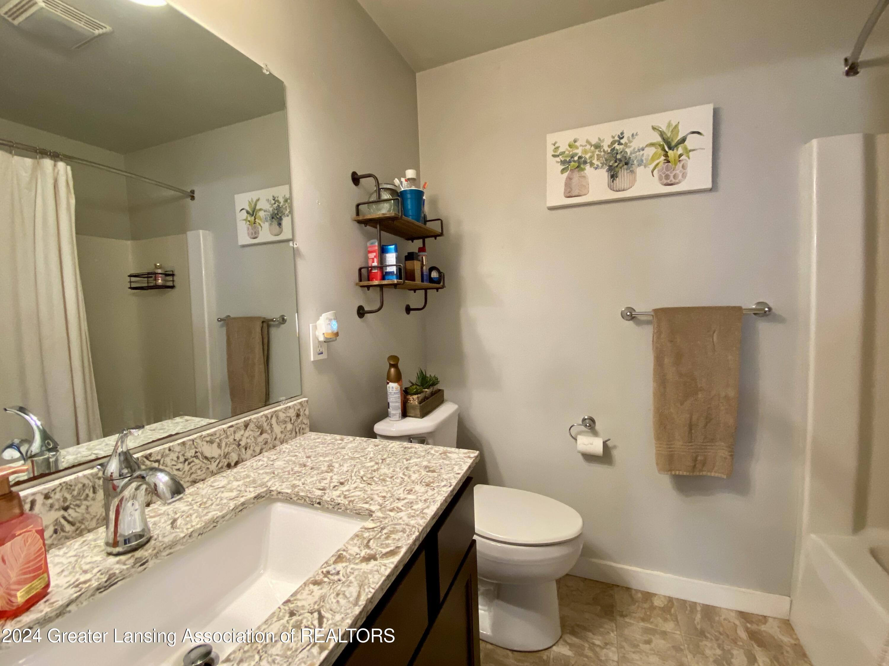 2820 Lehman Road Dewitt, MI 48820 - Photo 16 of 47 main bath