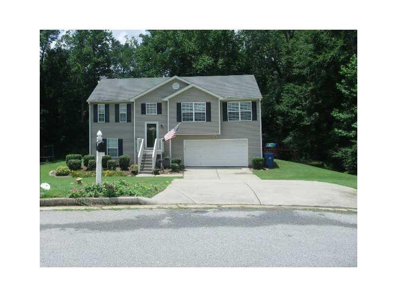476 Raymond Drive Winder, GA 30680 - Photo 1 of 1 Exterior Front.