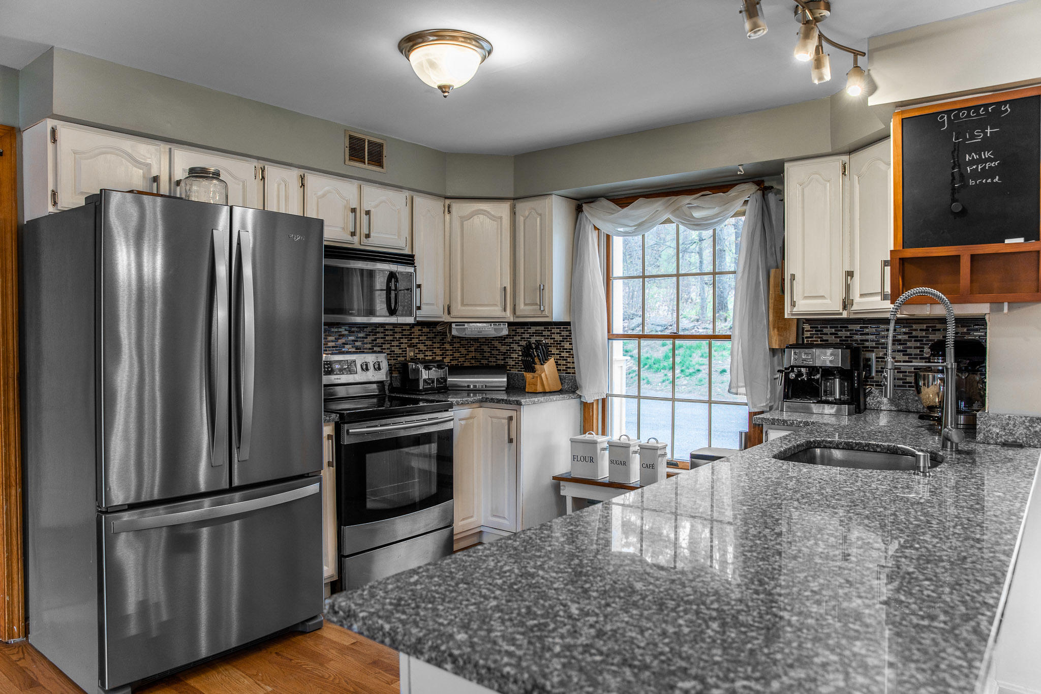 105 Ridgeview Drive Bangor, ME 04401 - Photo 6 of 50 06 Kitchen