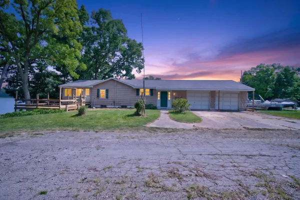 $300,000 | 5000 Zygmunt Drive, Jackson, MI 49201