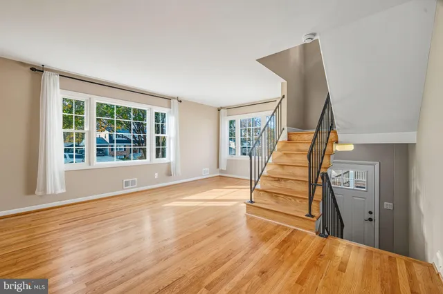 $574,999 | 8643 Curtis Avenue, Alexandria, VA 22309