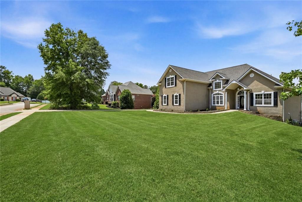 705 Gatwick Court Locust Grove, GA 30248 - Photo 4 of 39