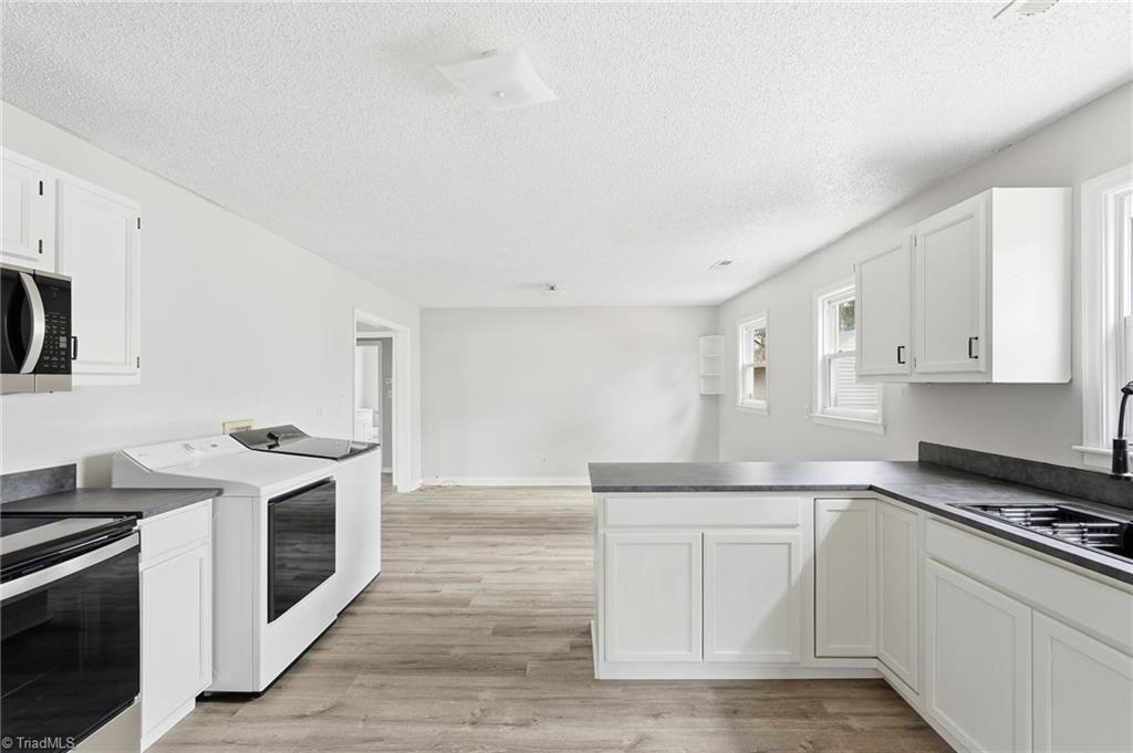 613 Beckner Street Lexington, NC 27292 - Photo 20 of 38 Kitchen