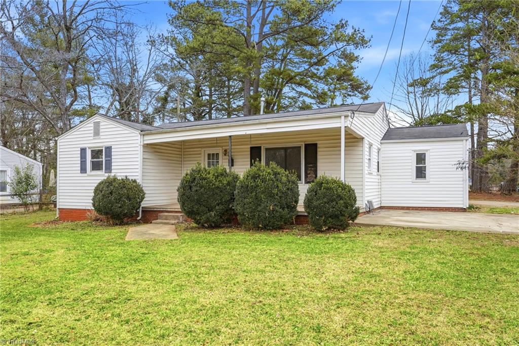 613 Beckner Street Lexington, NC 27292 - Photo 3 of 38 Front