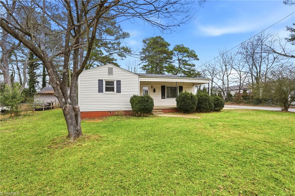 613 Beckner Street Lexington, NC 27292 - Photo 4 of 38 Front