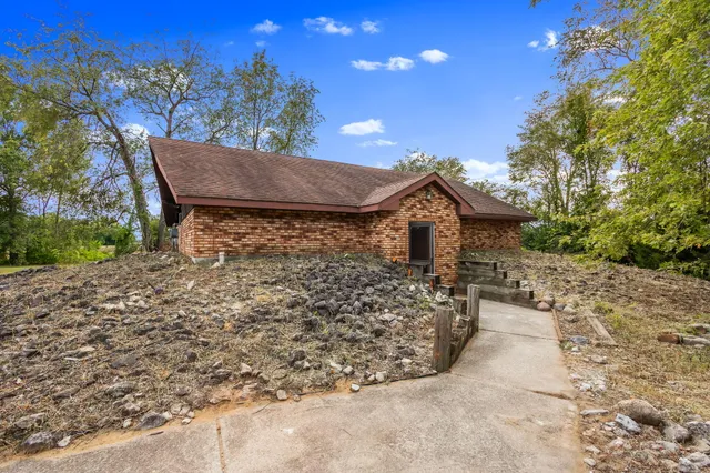 $699,500 | 2549 East 1100 North, Demotte, IN 46310