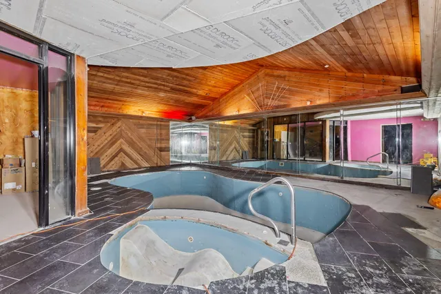 $699,500 | 2549 East 1100 North, Demotte, IN 46310