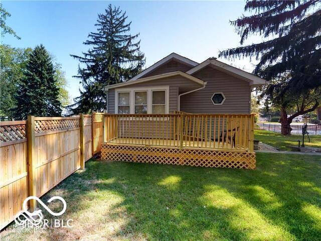 7338 5 Points Road Indianapolis, IN 46259 - Photo 6 of 10