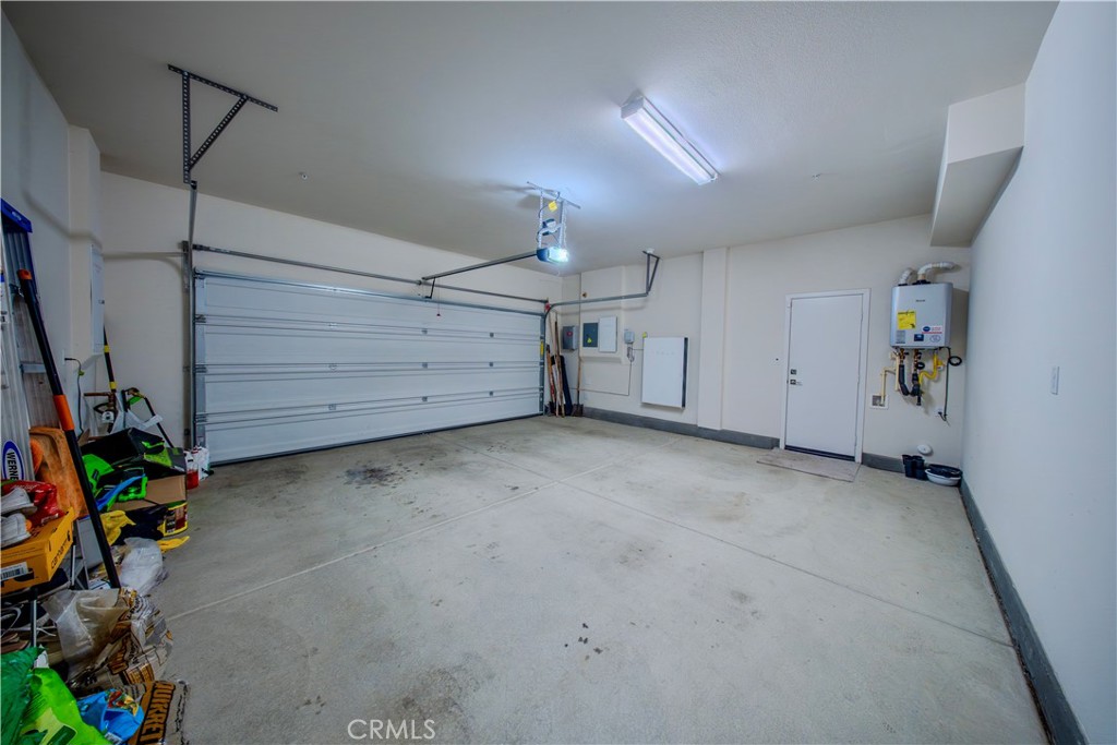 364 Castaic Way Rialto, CA 92377 - Photo 40 of 73