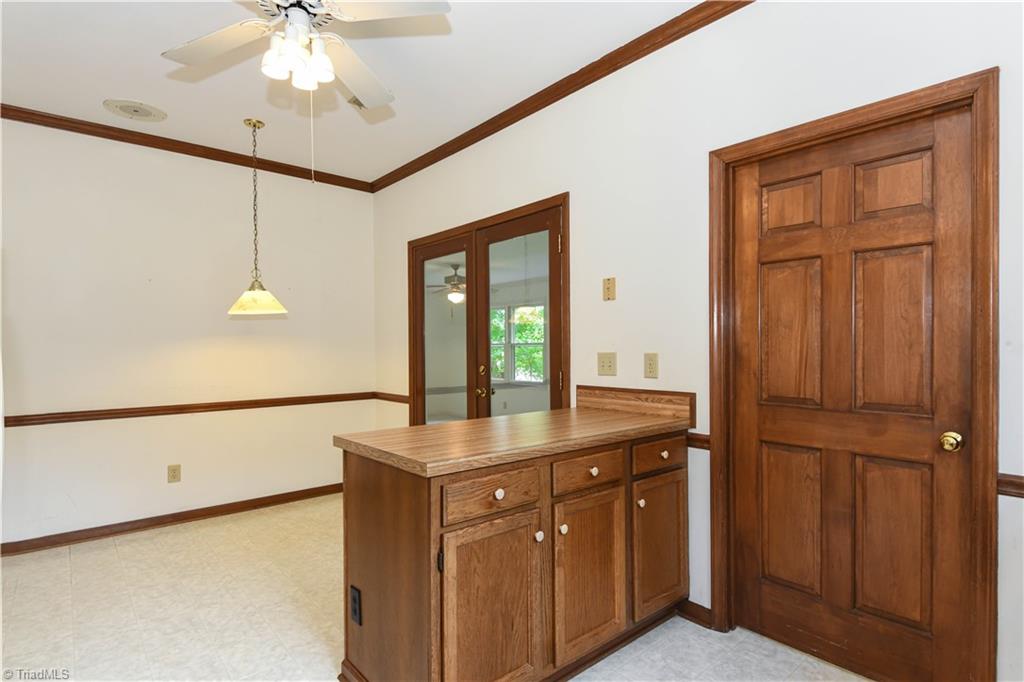 3718 Sawgrass Road Greensboro, NC 27410 - Photo 10 of 33
