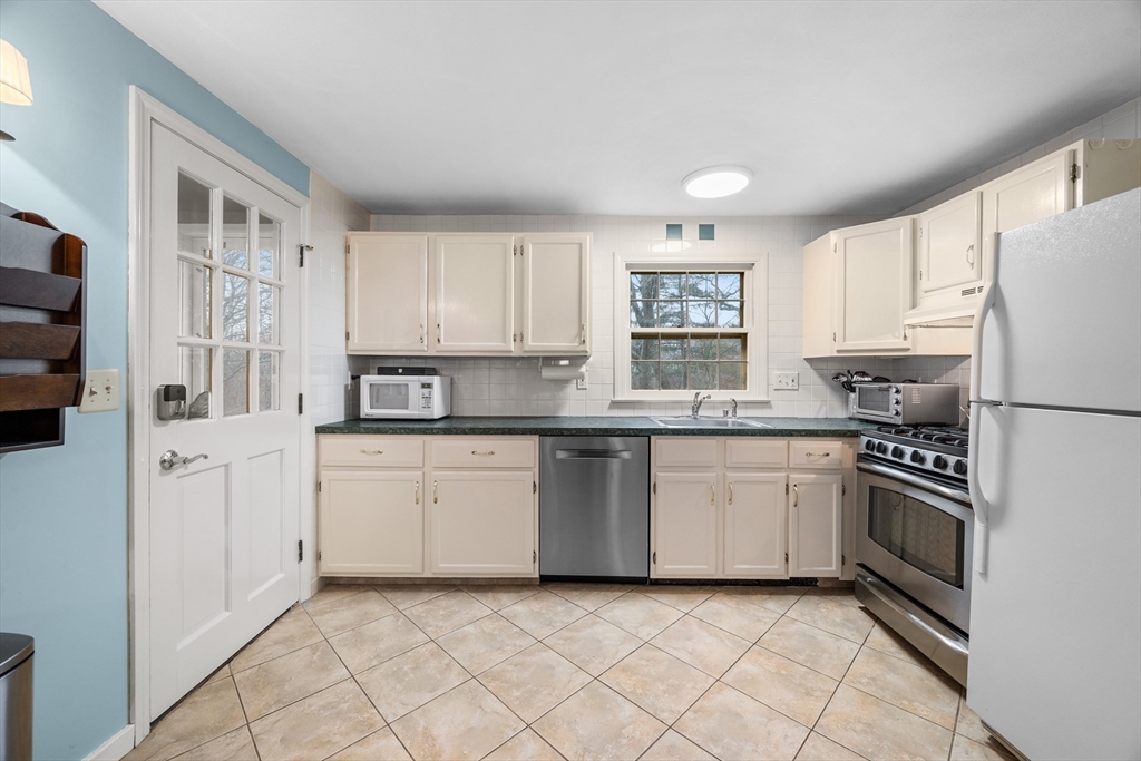 48 Mountwood Road Swampscott, MA 01907 - Photo 5 of 32