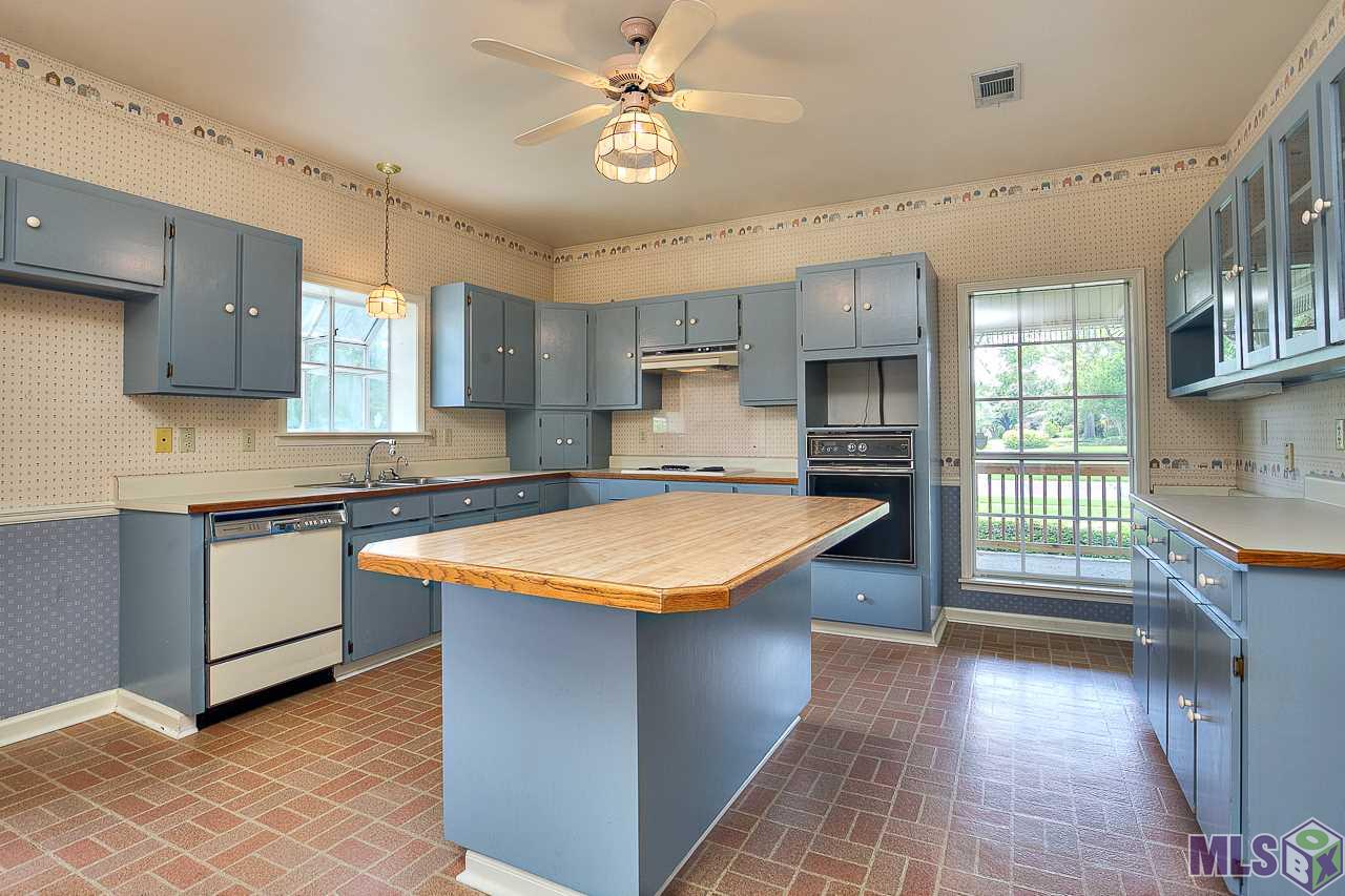 4937 Parkhurst Drive Baton Rouge, LA 70816 - Photo 11 of 13