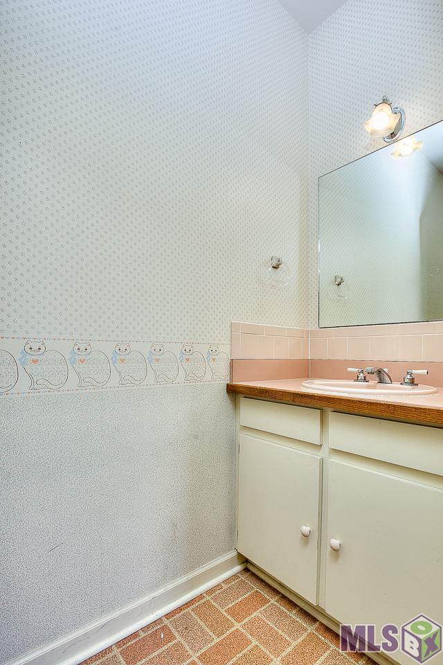 4937 Parkhurst Drive Baton Rouge, LA 70816 - Photo 12 of 13