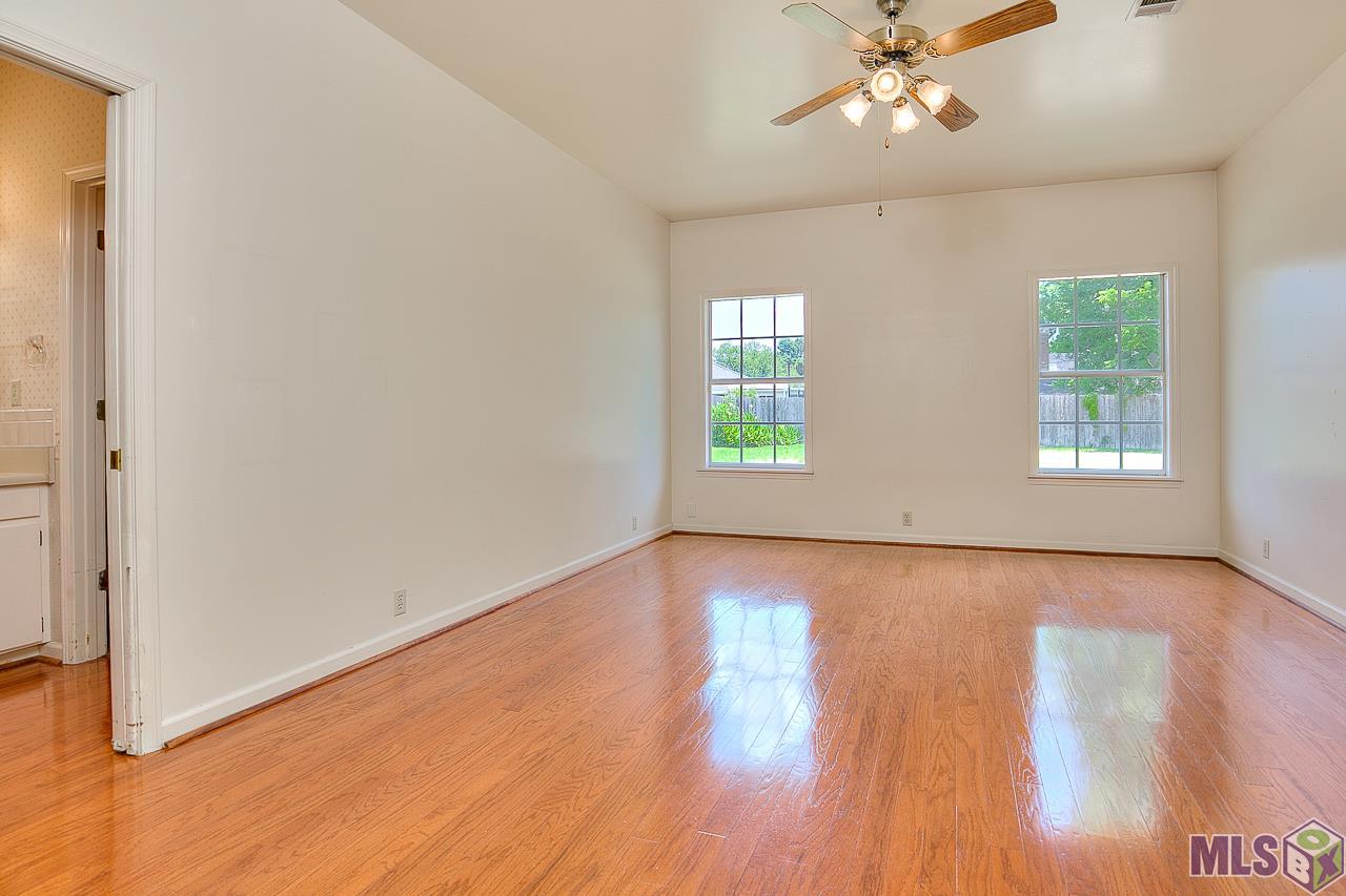 4937 Parkhurst Drive Baton Rouge, LA 70816 - Photo 3 of 13