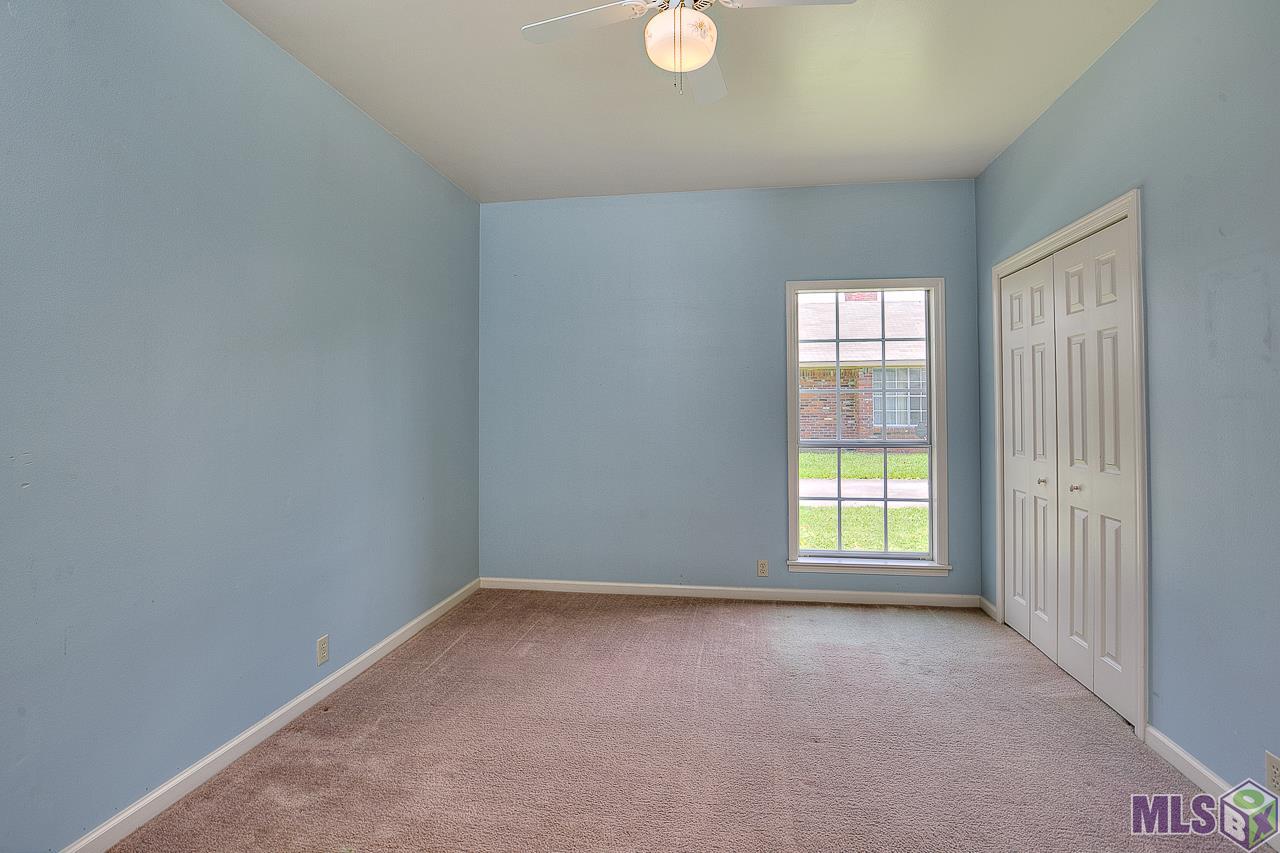 4937 Parkhurst Drive Baton Rouge, LA 70816 - Photo 6 of 13