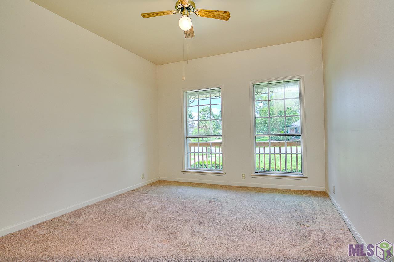4937 Parkhurst Drive Baton Rouge, LA 70816 - Photo 7 of 13