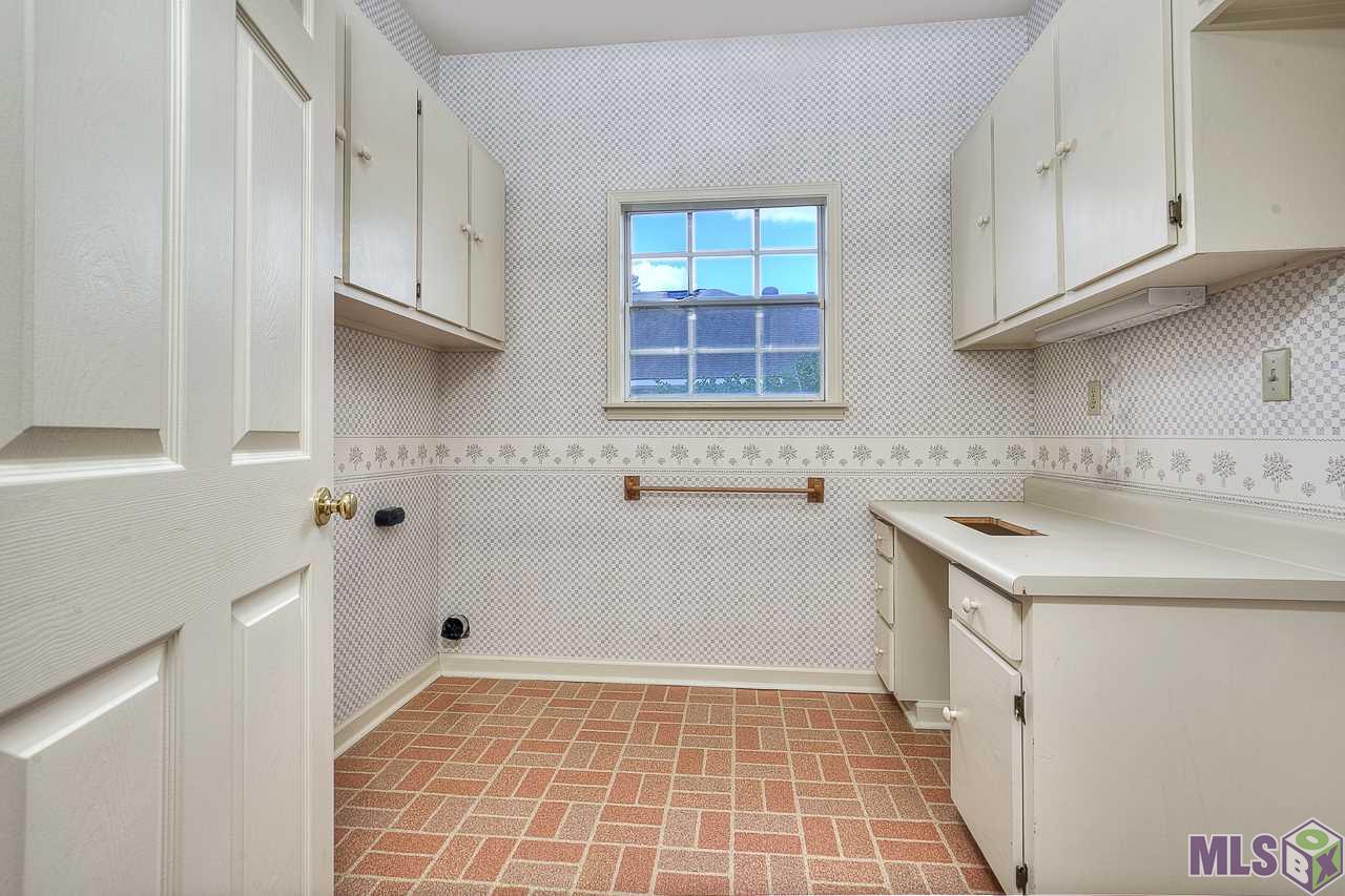 4937 Parkhurst Drive Baton Rouge, LA 70816 - Photo 10 of 13