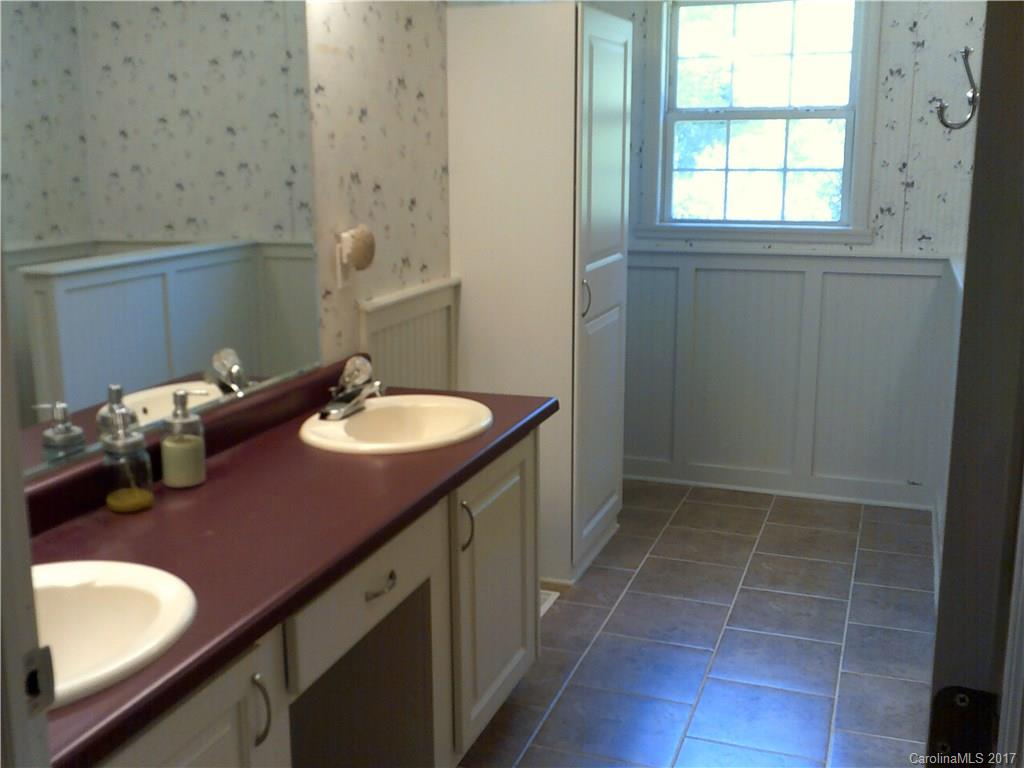 256 Bethany Church Road Fairview, NC 28730 - Photo 9 of 19 Gallery Image 9