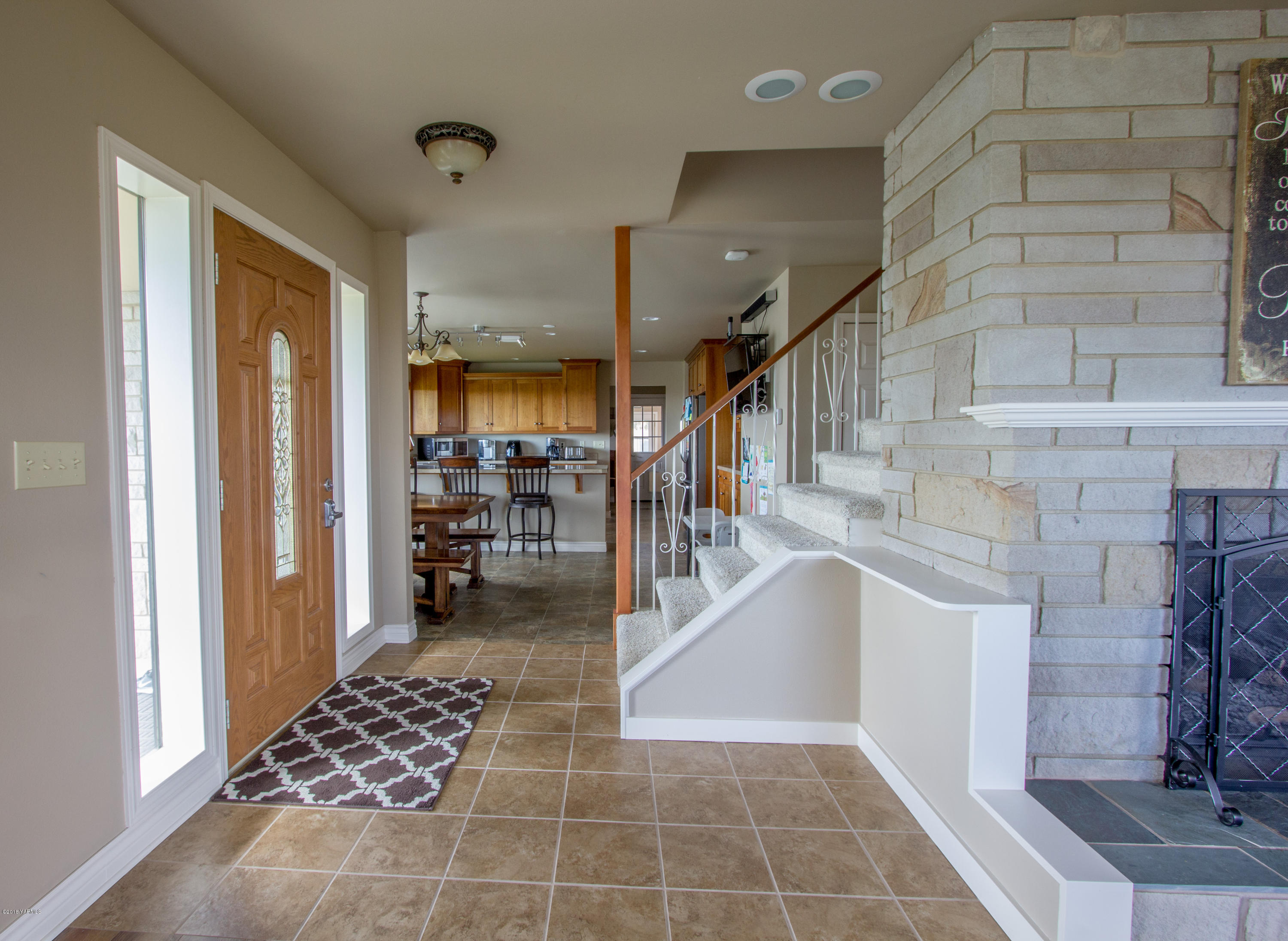 491 Section 1 Road Tieton, WA 98947 - Photo 10 of 23 a view of entryway and hall with dining area