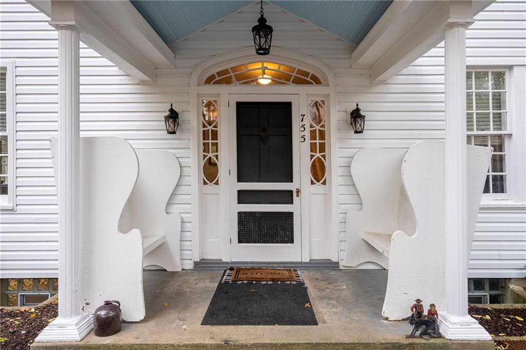 755 South Main Street Washington, PA 15301 - Photo 7 of 44 a view of entryway with furniture