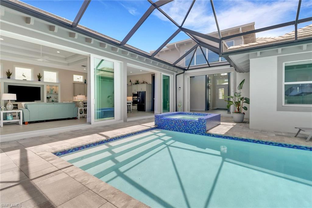 6257 Negril Isle Drive Naples, FL 34113 - Photo 14 of 47 Indoor/outdoor living