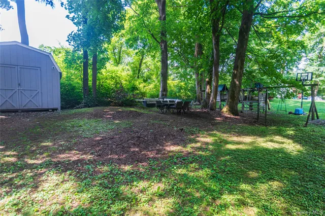 a picture of a park with a floor