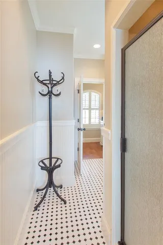 a bathroom with a toilet