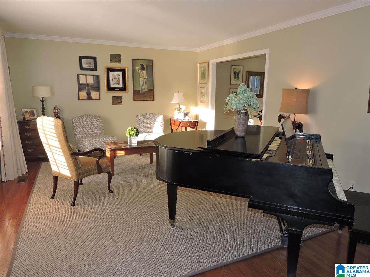1781 Cornwall Road Birmingham, AL 35226 - Photo 5 of 40