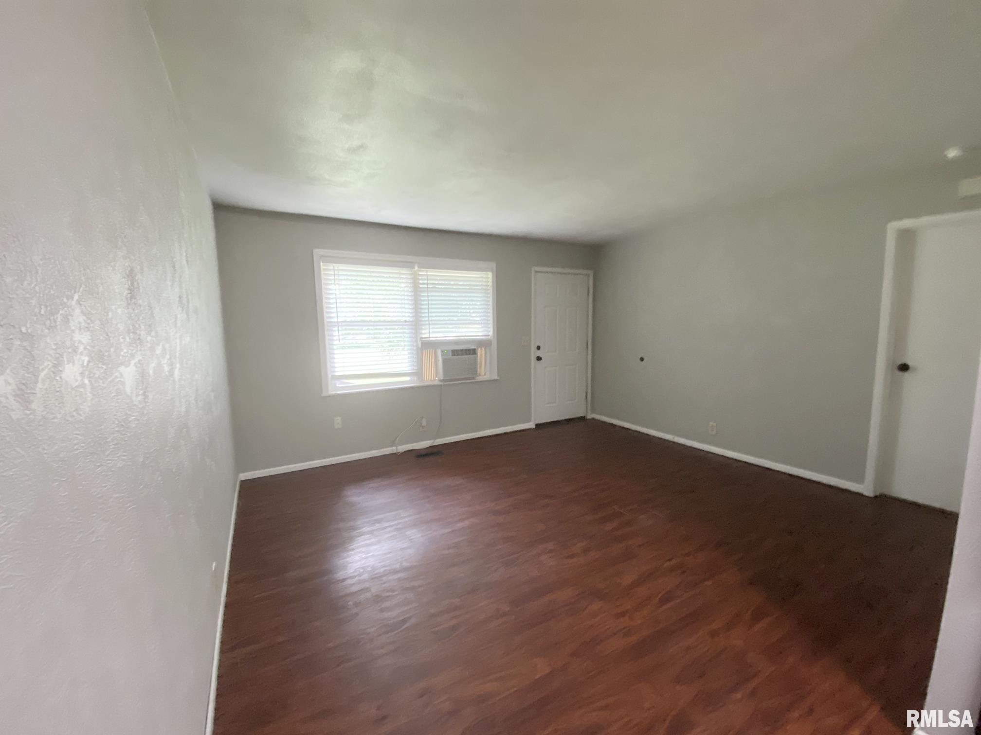 114 West Thomas Street, Unit 6 Wyoming, IL 61491 - Photo 13 of 23