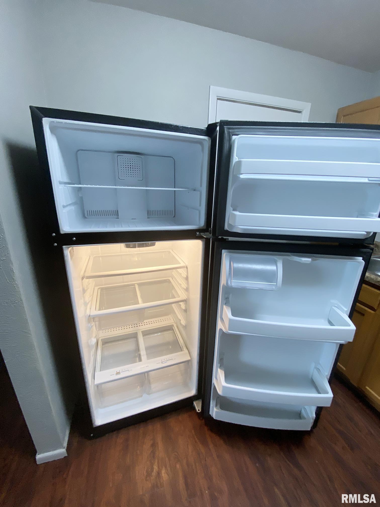 114 West Thomas Street, Unit 6 Wyoming, IL 61491 - Photo 7 of 23