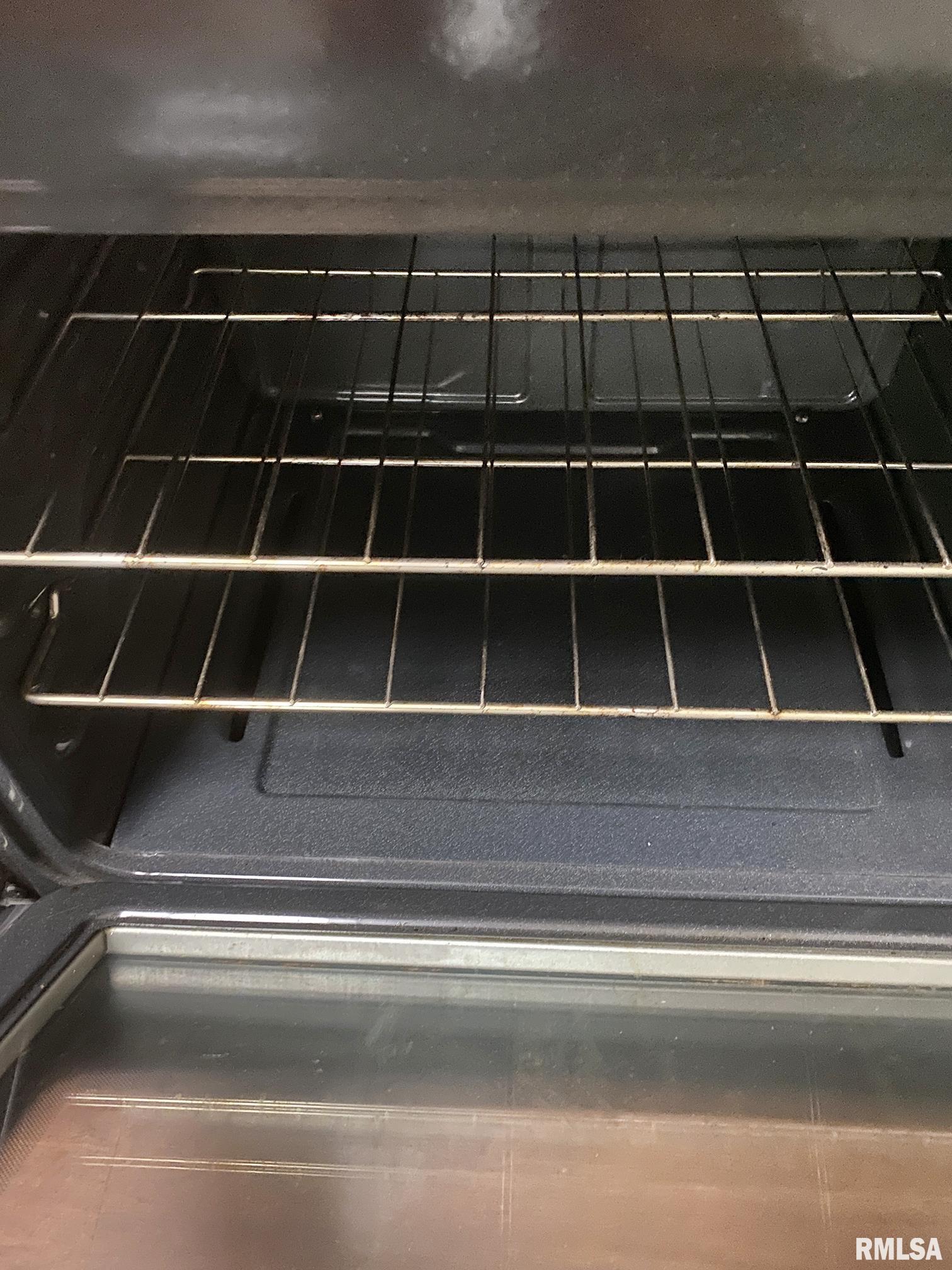 114 West Thomas Street, Unit 6 Wyoming, IL 61491 - Photo 10 of 23