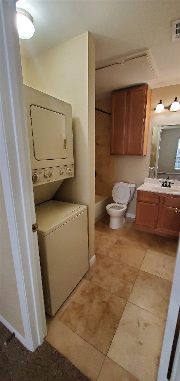 114 East 31st Street, Unit 114 Austin, TX 78705 - Photo 11 of 11 a living room with furniture and a mirror