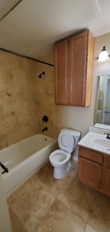 114 East 31st Street, Unit 114 Austin, TX 78705 - Photo 10 of 11 a bathroom with a sink a toilet and bathtub