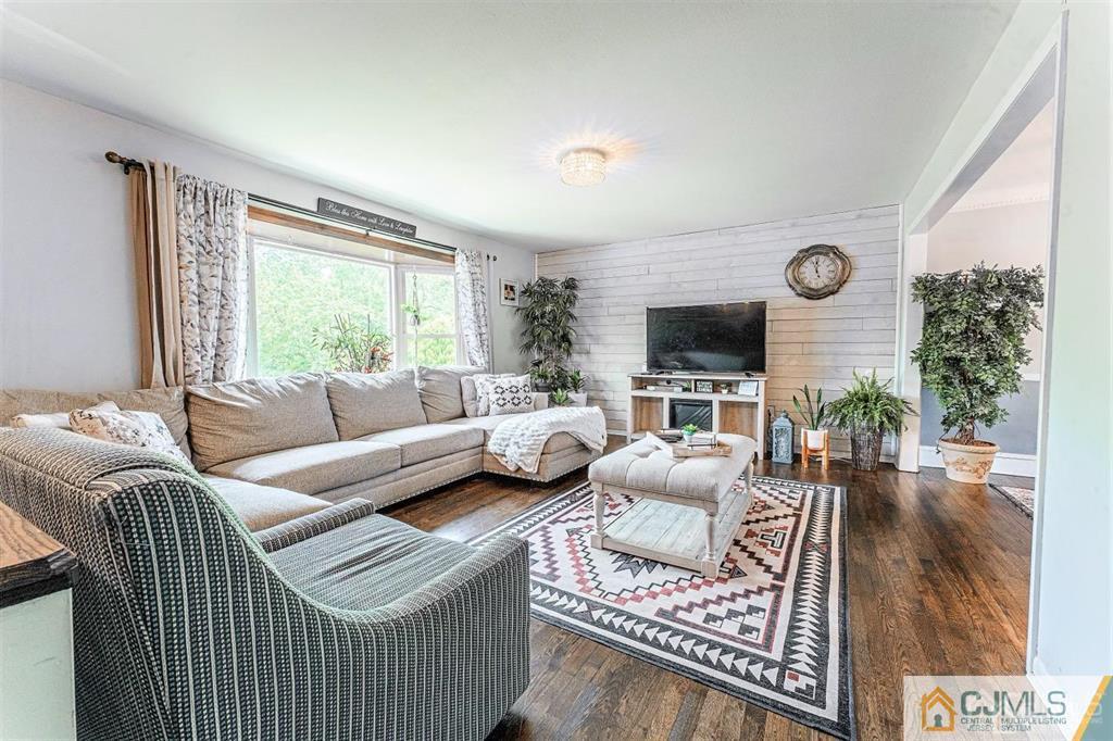 5 Farm Tree Road Manalapan, NJ 07726 - Photo 4 of 30 Gallery Image 4