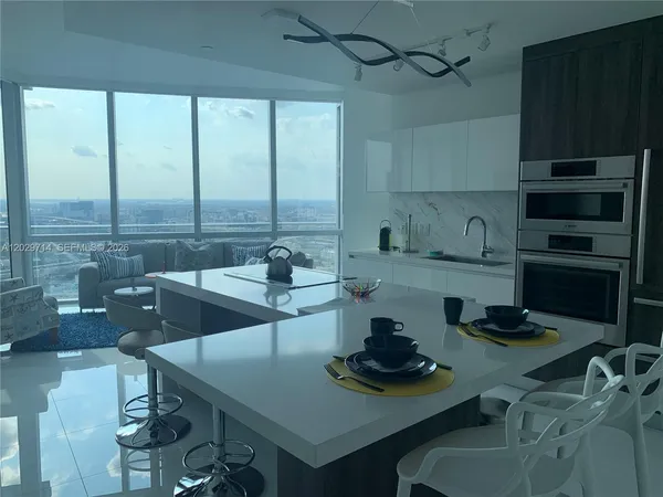 $5,500 | 851 Northeast 1st Avenue, Unit 3404, Miami, FL 33132