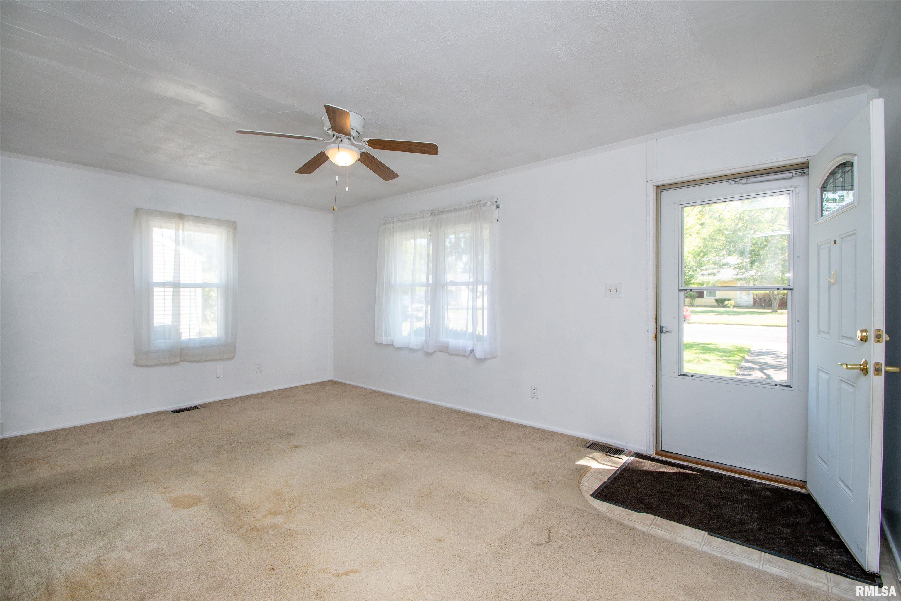 2931 North Mission Road Peoria, IL 61604 - Photo 6 of 29 Gallery Image 6