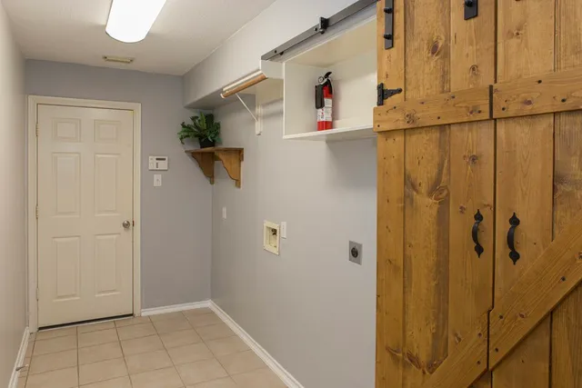 a view of walk in closet