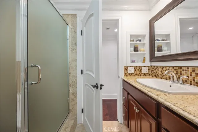 $5,990 | 9330 102/201 Clifton Beverly Hills, Beverly Hills, CA 90210