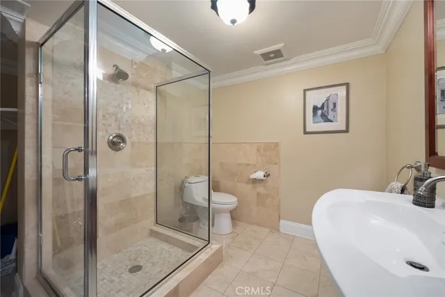 $5,990 | 9330 102/201 Clifton Beverly Hills, Beverly Hills, CA 90210