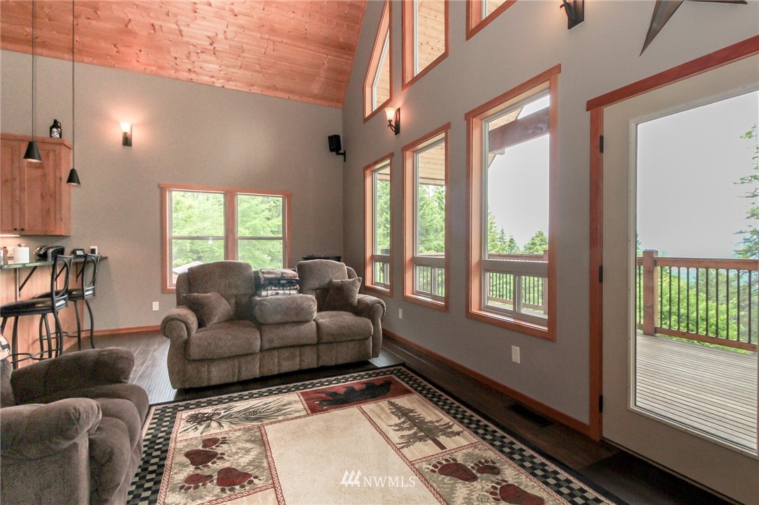 180 Skull Springs Road Cle Elum, WA 98922 - Photo 3 of 25 Gallery Image 3