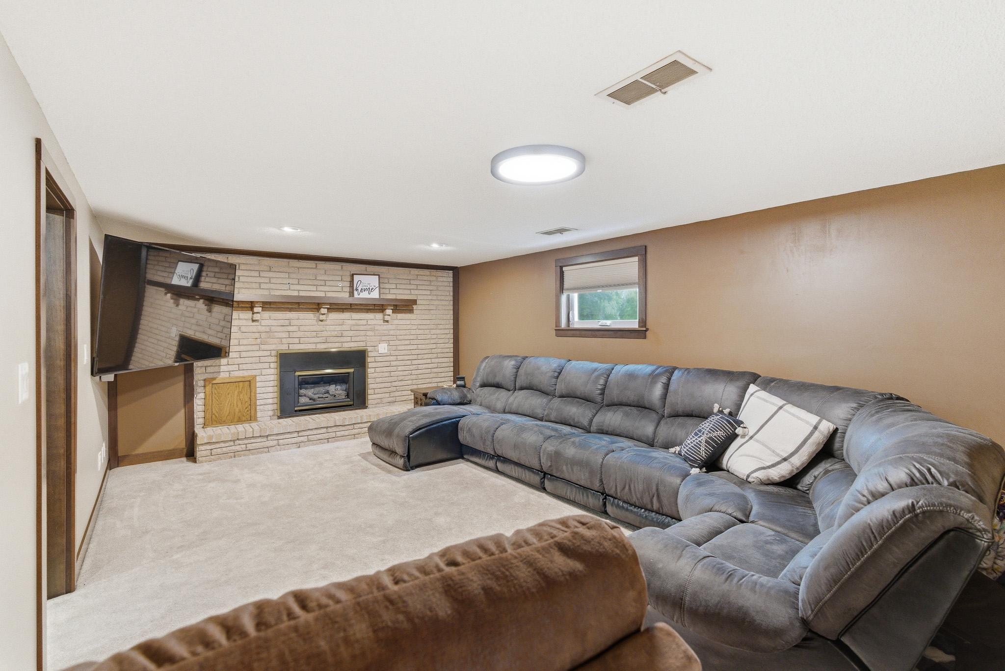 130 Half Moon Road Wells, MN 56097 - Photo 10 of 33