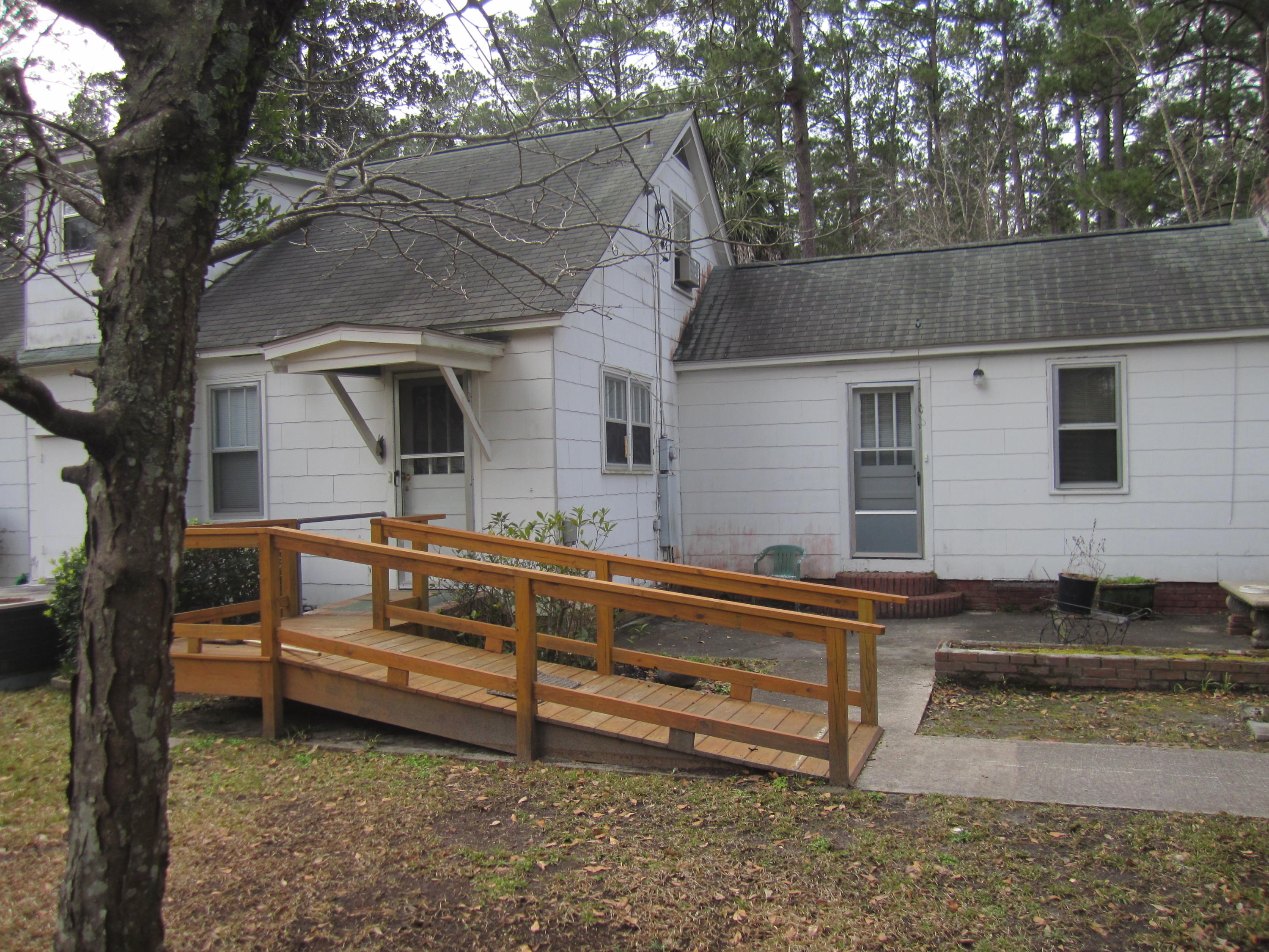 221 Overhill Road Walterboro, SC 29488 - Photo 5 of 8 221 Overhill