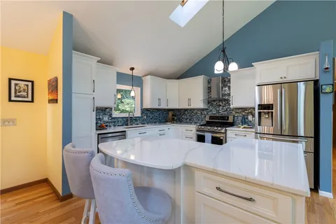 $849,900 | 8 Robin Drive, North Kingstown, RI 02852