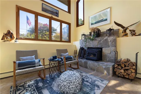 $849,900 | 8 Robin Drive, North Kingstown, RI 02852