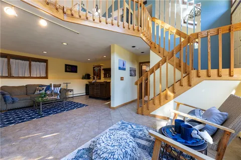 $849,900 | 8 Robin Drive, North Kingstown, RI 02852