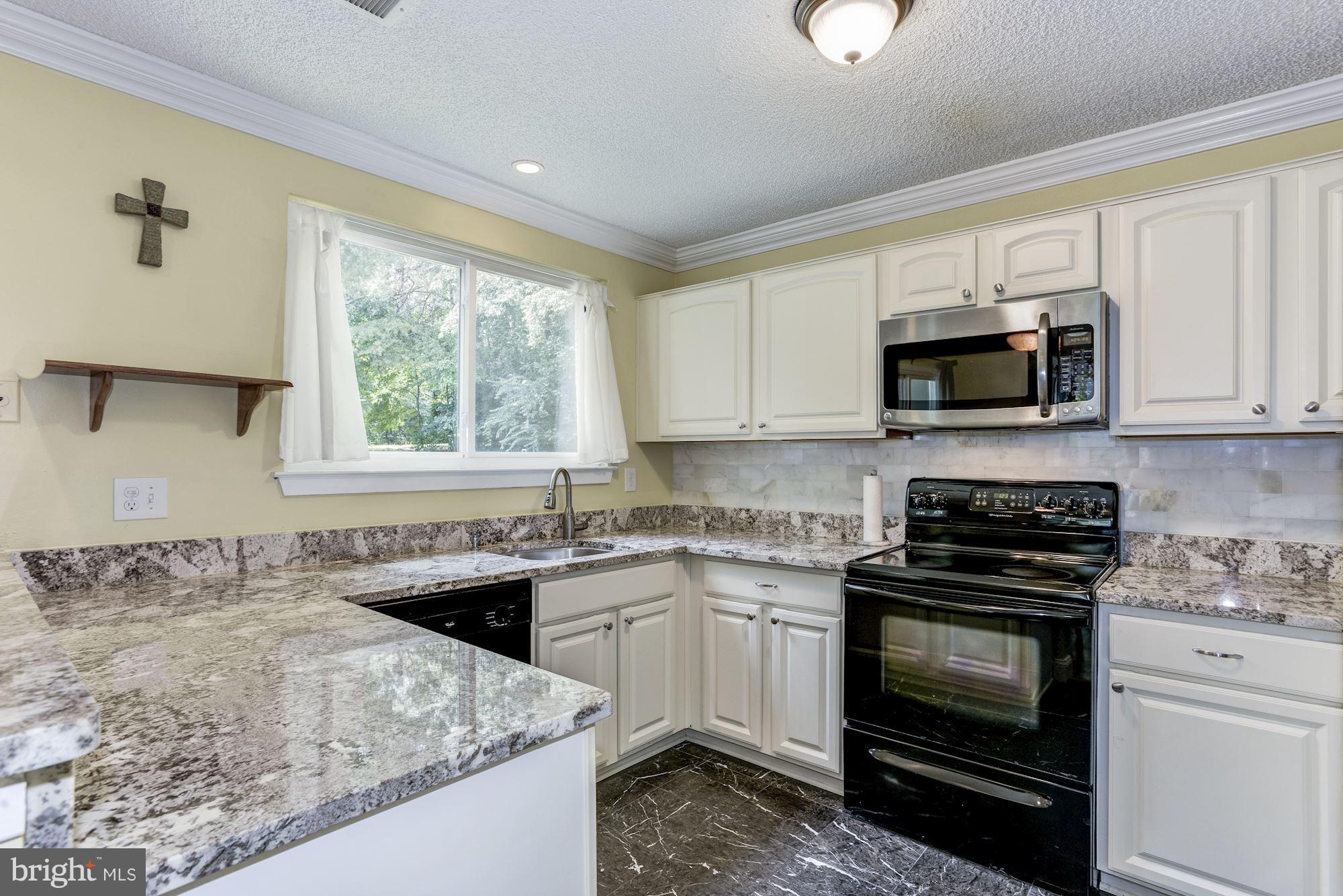 11701 Summerchase Circle, Unit 1701A Reston, VA 20194 - Photo 7 of 26 Kitchen