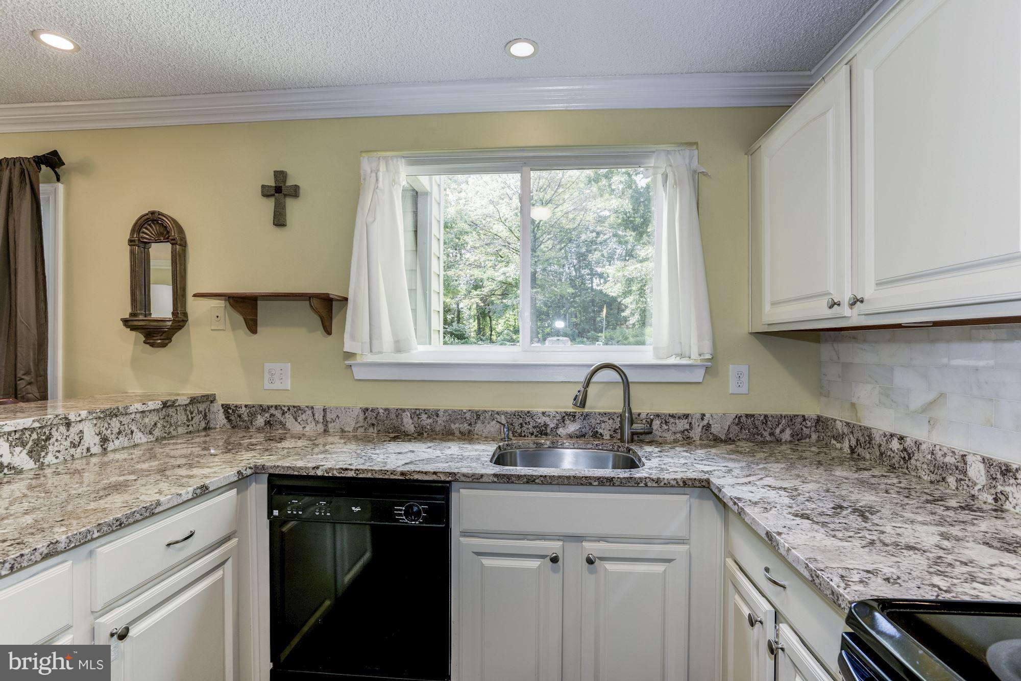 11701 Summerchase Circle, Unit 1701A Reston, VA 20194 - Photo 8 of 26 Kitchen