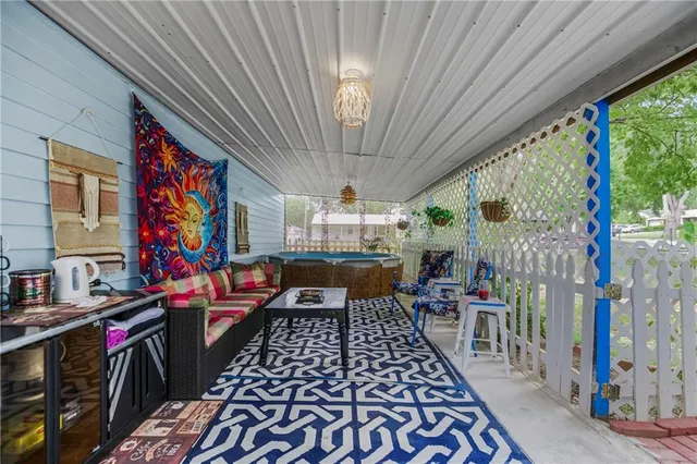 $345,000 | 5521 North Wayne Avenue, Kansas City, MO 64118